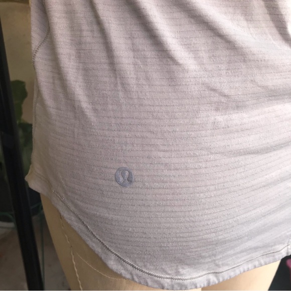 LULULEMON | Pale Gray Pin Striped Short Sleeves Workout / Running Tee - Picture 9 of 12